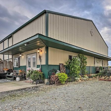 Cozy Goshen Studio Unique Farm Stay! 외부 사진